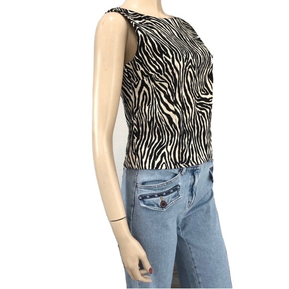 T & Company zebra sleeveless button on back blouse